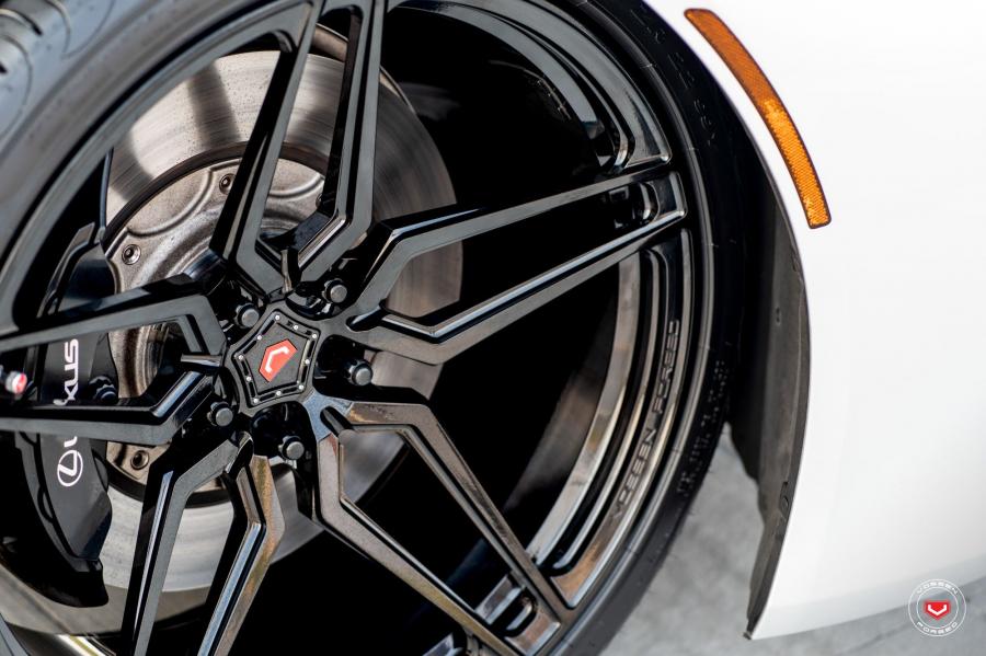 Колеса Lexus LC500 on Vossen Wheels (M-X1) 2018 года  (фото 2 из 19)